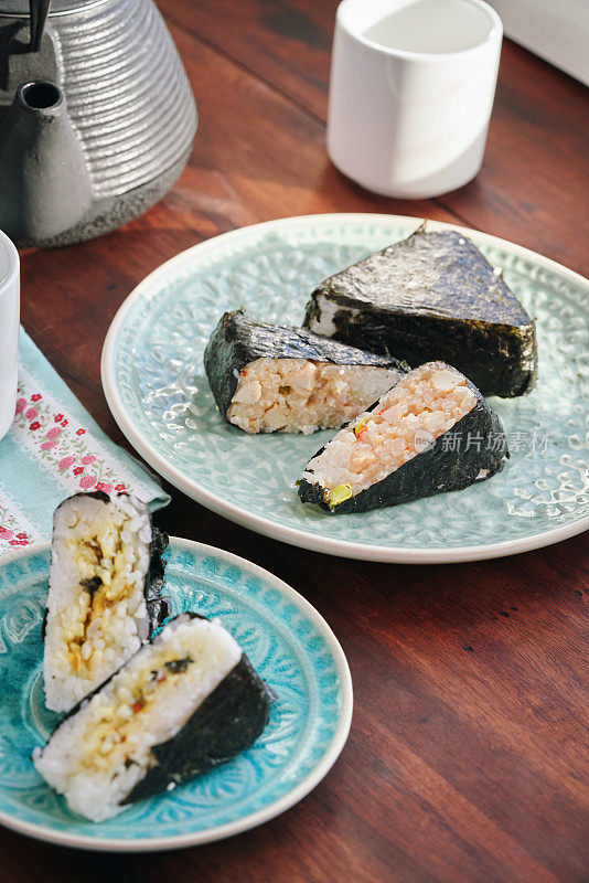 Onigiri (Omusubi) おにぎり